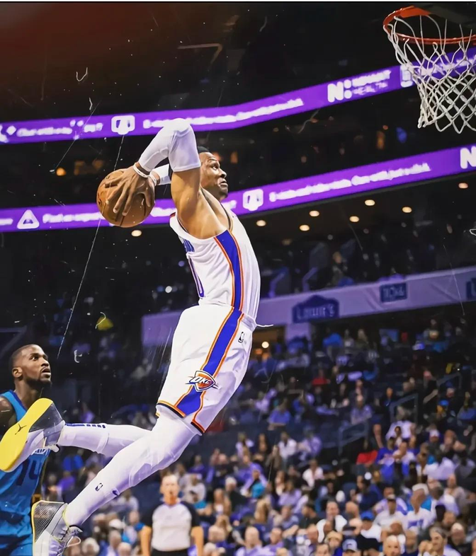 俄克拉荷马雷霆训练开放日，赛后临场应变引欢呼，CBA季后赛在即，心理建设被强调的简单介绍